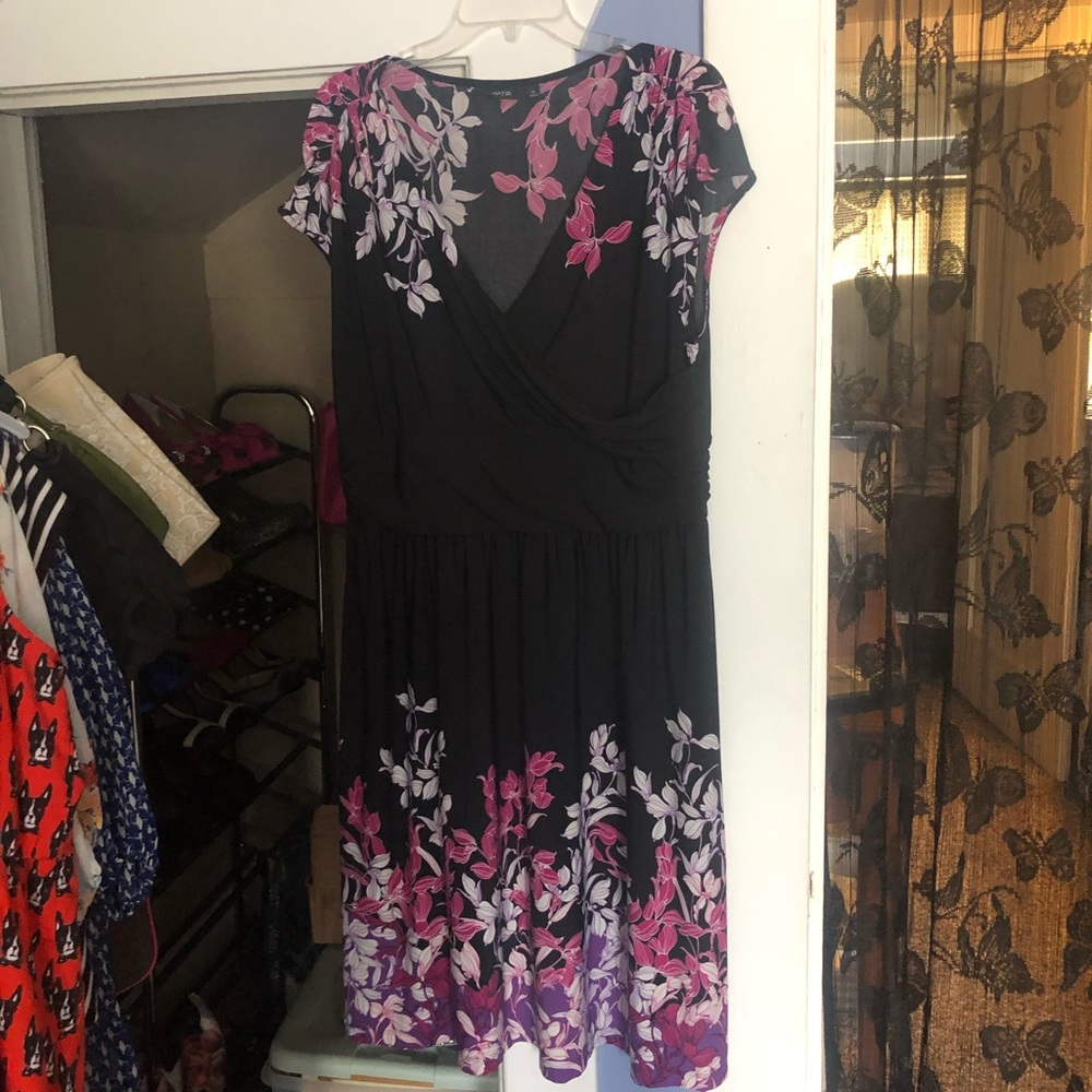 🌸Pretty🌸 Apt. 9 floral dress in x-large
